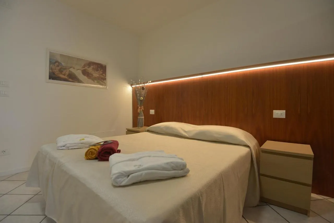 Antiche Mura Casa Vacanze Puegnago del Garda 0*,  Italia